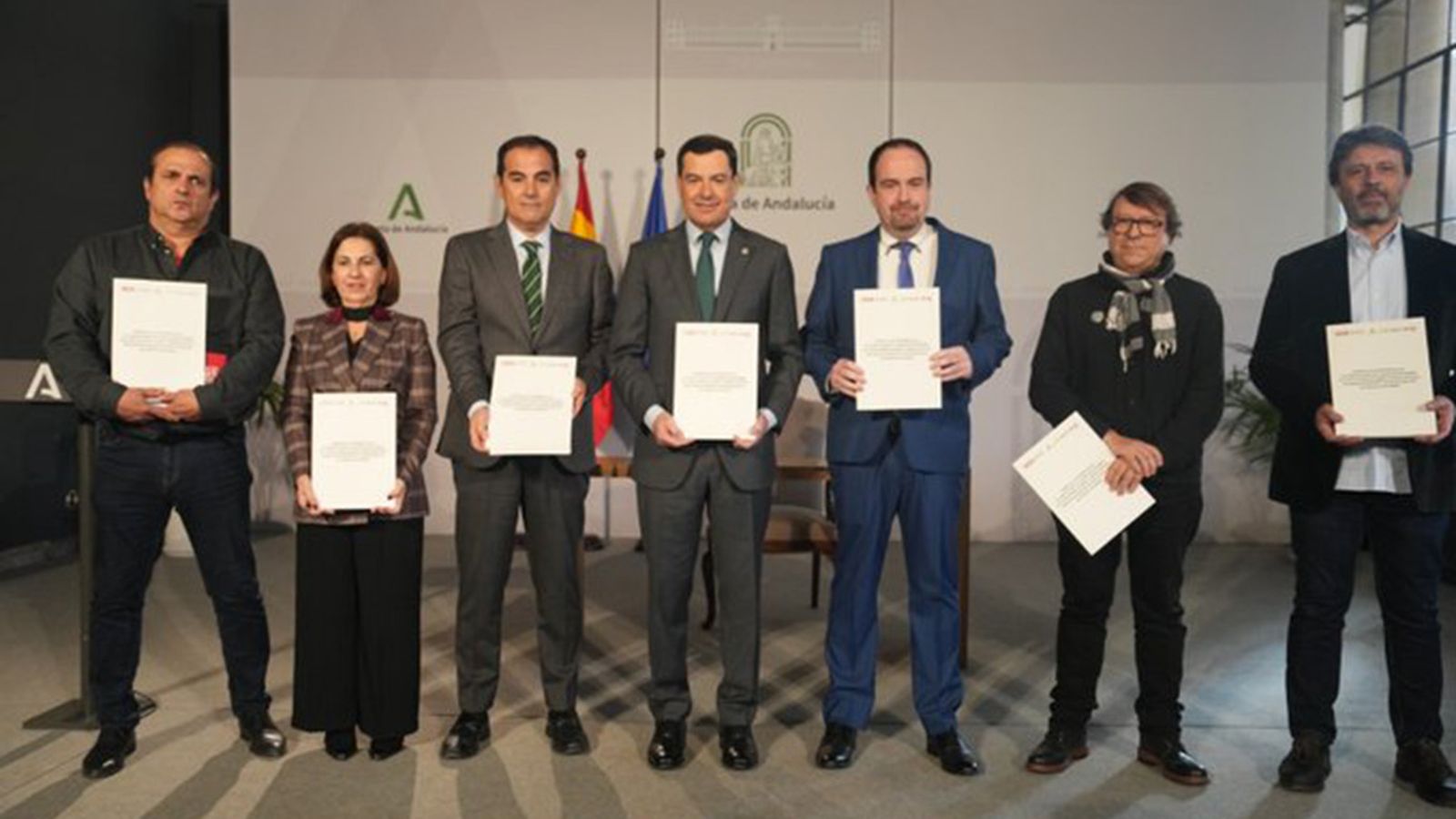 Firma del acuerdo para el cambio en el sistema retributivo de los funcionarios